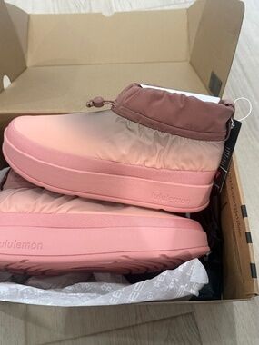 Lululemon Pink Puffer booties